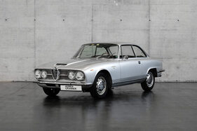 Alfa Romeo 2600 Sprint (1966) - als Lot 061 an der Humer und Granner Classic Expo Salzburg Versteigerung 2024
