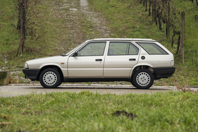 Alfa Romeo 33 1.5 4×4 Sport Wagon (1988) - als Allradversion lag der Wagen zwei Zentimeter höher als die Frontantriebsversion (1988)