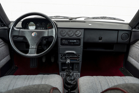 Alfa Romeo 33 1.5 4×4 Sport Wagon (1988) - das Interieur wurde immer wieder der Zeit angepasst, Änderungen gebenüber der Ur-Version sind hier gut sichtbar