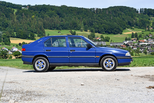 Bild: Alfa Romeo 33 1.7 IE (1994) - Lot 04 an der Oktober-Versteigerung der Oldtimer Galerie am 12. Oktober 2024