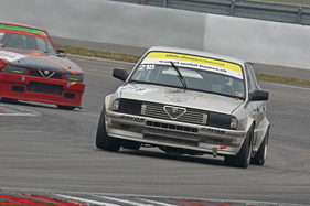 Alfa Romeo 33 1.7 QV (1987) Im Feld der Scuderia Alfa Classico am RGB Saisonfinale 2018 (1987)