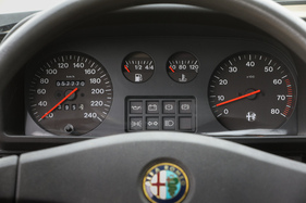 Alfa Romeo 33 1.7 i.e. 4x4 Elegante (1991) - gut ablesbare Instrumente