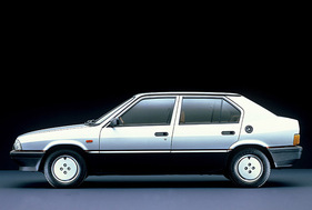 Alfa Romeo 33 (1983) - with indicated notchback (1983)