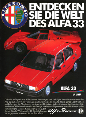 Alfa Romeo 33 (1985) in der Werbung zusammen mit seinem Rennvorfahren