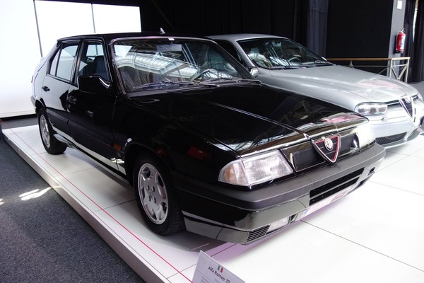 Alfa Romeo 33 (1992) - Alfa Romeo Storico at Autoworld Brussels 2022