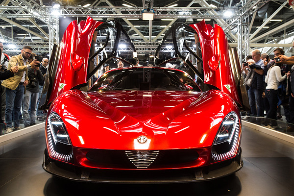 Bild: Alfa Romeo 33 (2023) - Neufahrzeug, in Bolognia zum dritten Mal präsentiert - Auto e Moto d'Epoca Bologna 2023