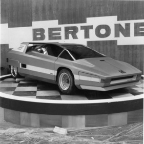 Alfa Romeo 33 Bertone Navajo (1976) - spektakulärstes Konzeptfahrzeug von Bertone auf Basis Alfa Romeo 33 - Genfer Autosalon 1976