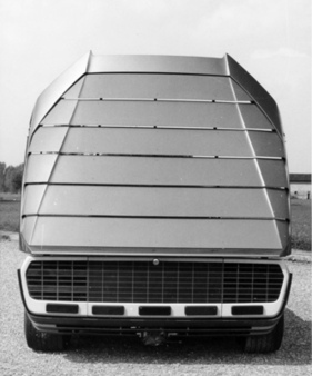 Alfa Romeo 33 Carabo Bertone (1968) - Heckansicht mit offener Abdeckung