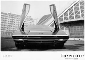Alfa Romeo 33 Carabo Bertone (1968) - sehr flach