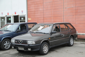 Alfa Romeo 33 Giardinetta 4x4 (1986) - mit km-Stand 245'000 für EUR 4800 im Angebot - Auto e Moto d'Epoca Bologna 2023 (1986)