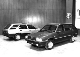 Alfa Romeo 33 Giardinetta - wird bei Pininfarina gebaut, ein zuschaltbarer Vierradantrieb ist neu erhältlich - am Genfer Automobilsalon 1984