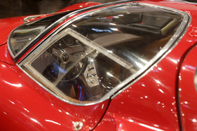 Alfa Romeo 33 Stradale (1967) - Blick in das Interieur des Sportwagens (Techno Classica 2013)