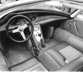 Alfa Romeo 33 Stradale (1967) - Blick ins spartanische Cockpit