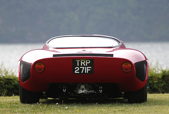 Alfa Romeo 33 Stradale (1968) - von hinten sieht man direkt in die Getriebemechanik