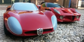 Alfa Romeo 33 Stradale und Diva in der Frontansicht am Ende der Modellentwicklun ()