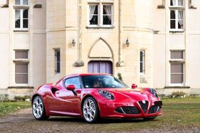Alfa Romeo 4C (2015) - als Lot 137 angeboten an der Artcurial Le Mans Classic Versteigerung am 30. Juni 2023