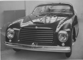 Alfa Romeo 6C 2500 Farina (1950) - breite Schlitze anstt dem klassischen Alfa-Kühler - Genfer Autosalon 1950