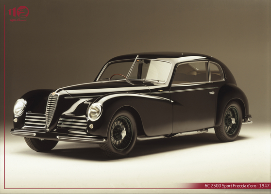 Bild: Alfa Romeo 6C 2500 SS Sport Freccia d'Oro (1947) - Freccia d'Oro bedeutet übersetzt "Goldener Pfeil" oder "Goldpfeil".
