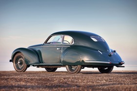 Alfa Romeo 6C 2500 Sport Berlinetta Carrozzeria Touring (1939) - das sich nach hinten verengende Heck ist typisch für die Zeit - angeboten an der RM Auction Amelia Island vom 9. März 2013 Alfa Romeo 6C 2500 Sport Berlinetta Carrozzeria Touring (1939) - das sich nach hinten verengende Heck ist typisch für die Zeit - angeboten an der RM Auction Amelia Island vom 9. März 2013