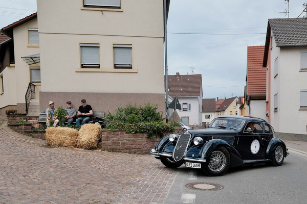Bild: Alfa Romeo 6C Mille Miglia von 1938 vor Publikum - ADAC Heidelberg Historic 2023
