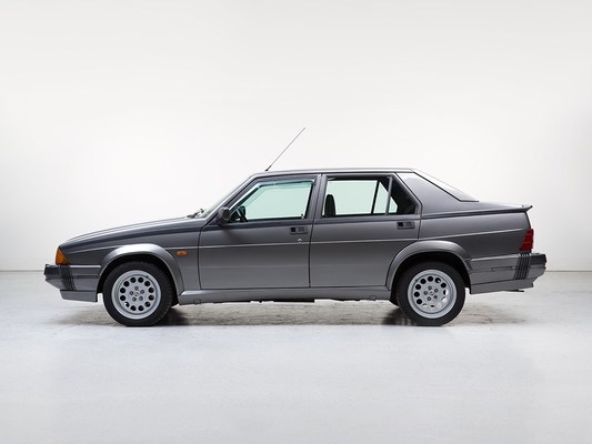 Image: Alfa Romeo 75 (1992) - as lot 36 at auction 225 by auctionata on May 4, 2015