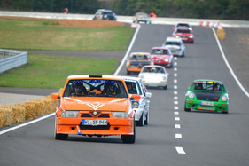 Alfa Romeo 75 3.0 V6 (1986) - Pista e Piloti Flugplatz Pferdsfeld 2020 (1986)
