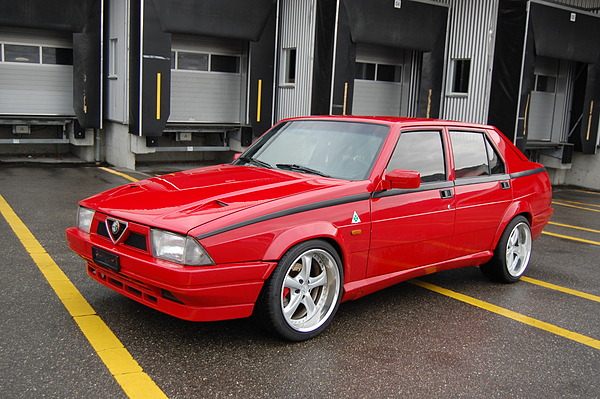 Alfa Romeo 75 Turbo (1986) - angeboten als Lot 10 an der Versteigerung der Oldtimer Galerie Toffen vom 1. Dezember 2012