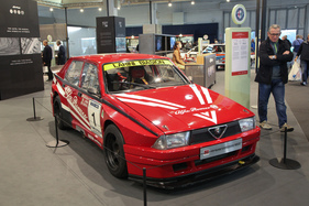 Alfa Romeo 75 Turbo Evoluzione IMSA (1988) - 335 PS produziert der Vierzylinder-Motor aus 1,8 Litern Hubraum, genug für 290 km/h - Auto e Moto d'Epoca 2018 (1988)