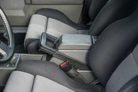 Alfa Romeo 75 Twin Spark "Limited Edition" (1992) - massiver Handbremshebel