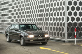 Alfa Romeo 75 Twin Spark "Limited Edition" (1992) - mit Halogen-Scheinwerfern