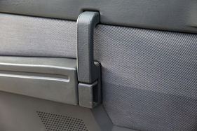 Alfa Romeo 75 Twin Spark "Limited Edition" (1992) - unkonventionelle Türgriffe innen