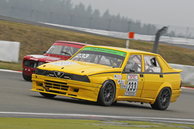 Alfa Romeo 75 V6 (1987) Im Feld der Scuderia Alfa Classico am RGB Saisonfinale 2018 (1987)