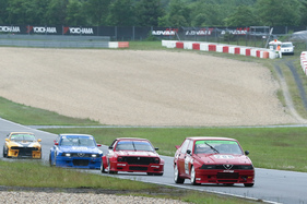 Alfa Romeo 75 V6 (1987) an der Historic Trophy Nürburgring 2016 im Rennfeld Scuderia Alfa Classico (1987)
