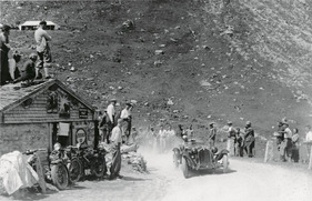 Alfa Romeo 8C 2300 (1932) - Tazio Nuvolari am Klausen 1932, er wurde Zweiter hinter Stuck