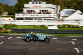 Alfa Romeo 8C 2300 (1934) – Genussrunde auf der Rennstrecke – Goodwood Revival 2025
