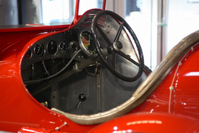 Alfa Romeo 8C 2300 Monza (1931) - klare Signalisierung der "richtigen" Drehzahl (Rétromobile 2013)