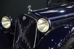 Alfa Romeo 8C 2300 Pinin Farina Spider-Cabriolet (1933) - Detail der Front - auf dem Stand von Lukas Hüni (Rétromobile 2013)