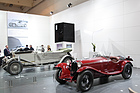 Bild: Alfa Romeo 8C 2300 Zagato (1932) - der Sieger des Concorso d'Eleganza Villa d'Este 2015 auf dem BMW-Stand neben einem Rolls-Royce - Techno Classica 2016