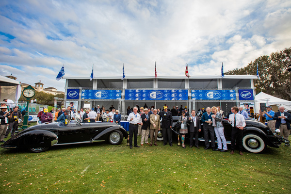 Alfa Romeo 8C 2900B Lungo Spider (1939) und Duesenberg Model SJ-582 (1935) - Die beiden Best of Show in Amelia Island 2017 bei der Siegerehrung