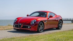 Alfa Romeo 8C Competizione (2008) - Lot 117 an der Broad Arrow Monterey Jet Center Auction 2025