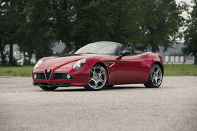 Alfa Romeo 8C Spider (2010) - Lot 111 at the RM/Sotheby's auction in Munich on November 17, 2023