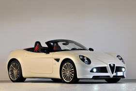 Alfa Romeo 8C Spyder (2010) - als Lot 536 angeboten in der Artcurial "Solo Alfa" Versteigerung vom 8. Februar 2014