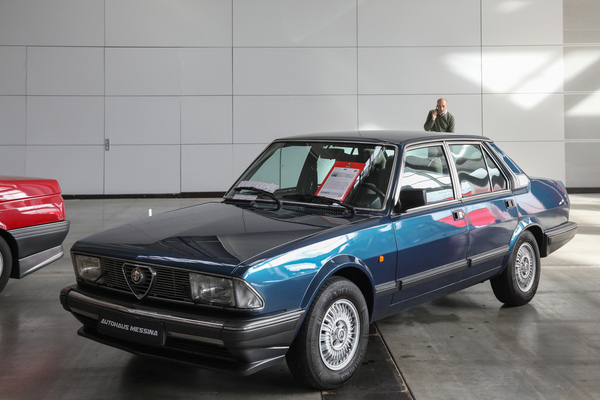 Alfa Romeo Alfa 6 Lusso 2.0 (1983) - hierzulande rare Zweiliterversion, angeboten für EUR 14'900 - 24. Retro Classics 2025
