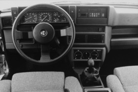 Alfa Romeo Alfa 75 1.8 Turbo (1987) - Interior / Cockpit (1987)
