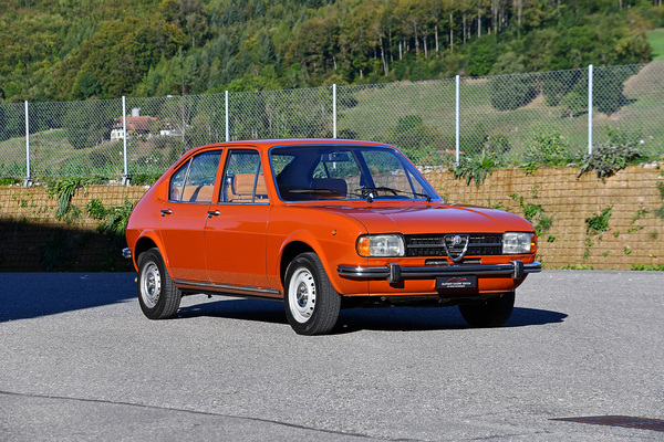 Bild: Alfa Romeo Alfasud 1.2 (1976) - als Lot 177 an der Versteigerung der Oldtimer Galerie Toffen am 14. Oktober 2023 angeboten