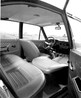 Alfa Romeo Alfasud (1971) - Liegesitze mit Vinyl überzogen, keine Kopfstützen bei der ersten Alfasud-Version