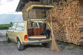 Alfa Romeo Alfasud Giardinetta 1.2 (1976) - auch mit hochgeklappten hinteren Sitzlehnen nimmt der Kofferraum 600 Liter oder 0,6 Kubikmeter Holz auf