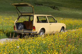 Alfa Romeo Alfasud Giardinetta 1.2 (1976) - die Klappe öffnet weit und wird von zwei Gasdruckstossdämpfern gehalten