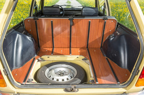 Alfa Romeo Alfasud Giardinetta 1.2 (1976) - ... verbirgt sich das Reserverad