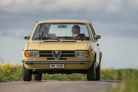 Alfa Romeo Alfasud Giardinetta 1.2 (1976) - von vorne kaum von der Limousine zu unterscheiden Alfa Romeo Alfasud Giardinetta 1.2 (1976) - von vorne kaum von der Limousine zu unterscheiden